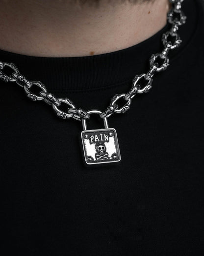 "Boneyards" Skull Padlock Chain