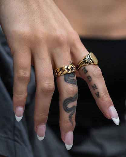 Mini Oval Scroll Signet Ring (Gold)