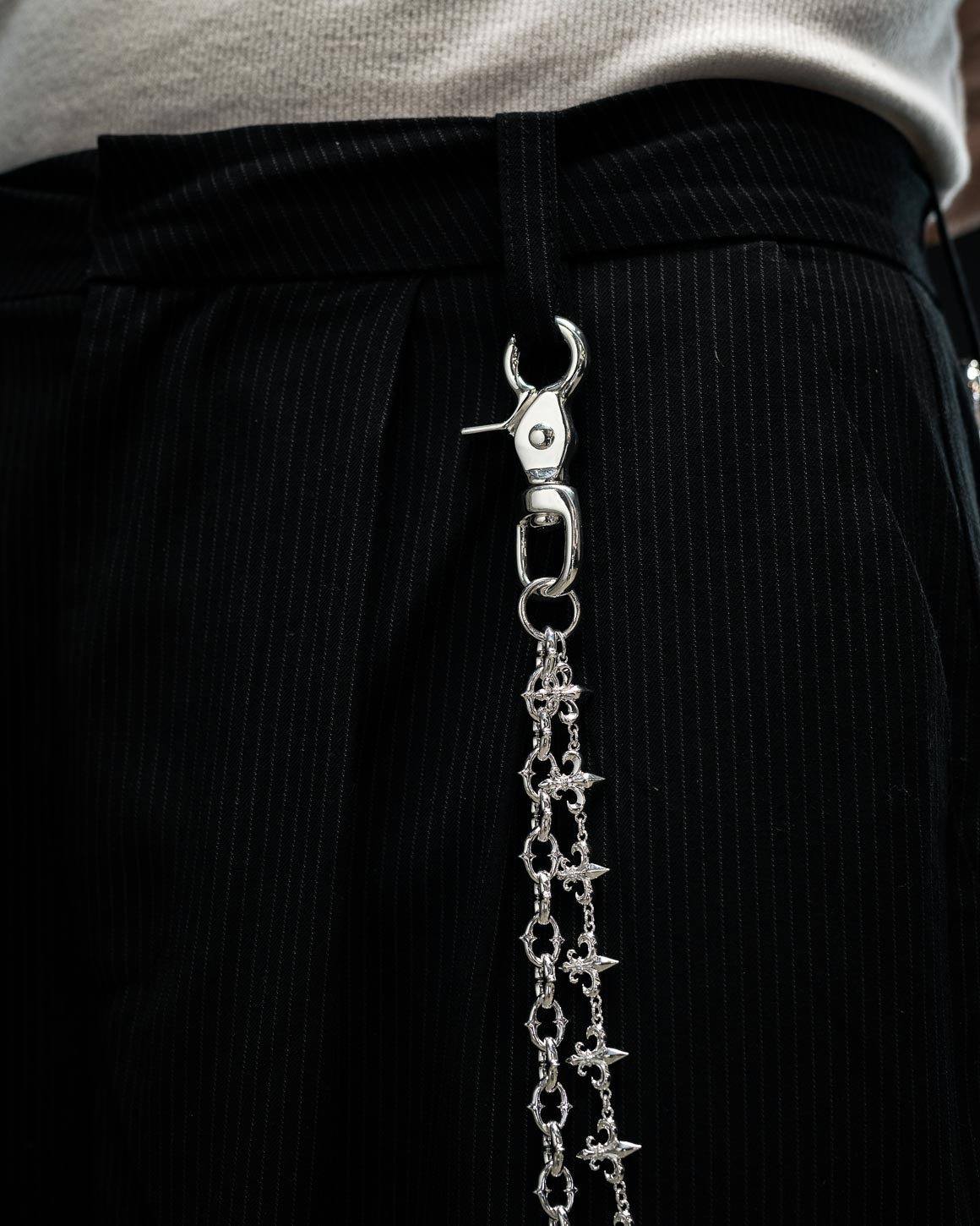 "Baroque" Fleur De Lis Wallet Chain