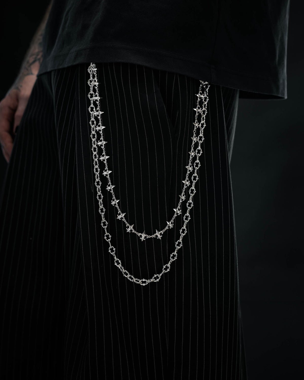 "Baroque" Fleur De Lis Wallet Chain