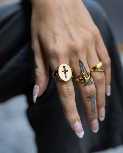 Graveyard Signet Ring (Gold)