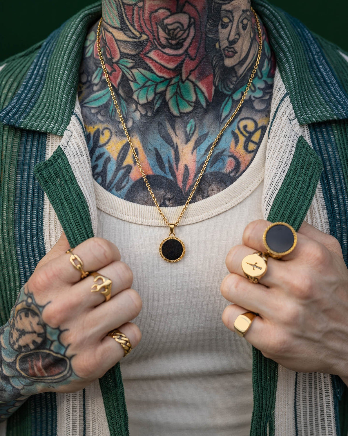 Onyx Medallion Pendant (Gold)